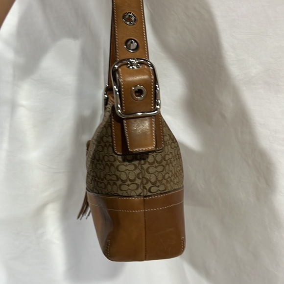 Coach brown shoulder bag, cloth with leather trim. - Picture 4 of 10